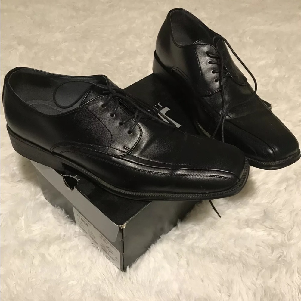 Mens derby dress shoes.